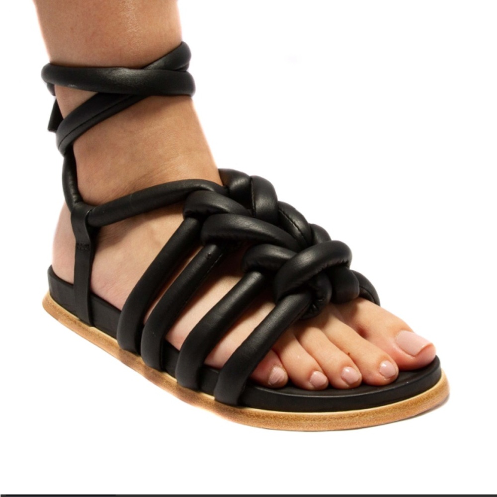 Wal & Pai Ivy Wrap Puff Sandal in Black Sz.5.5